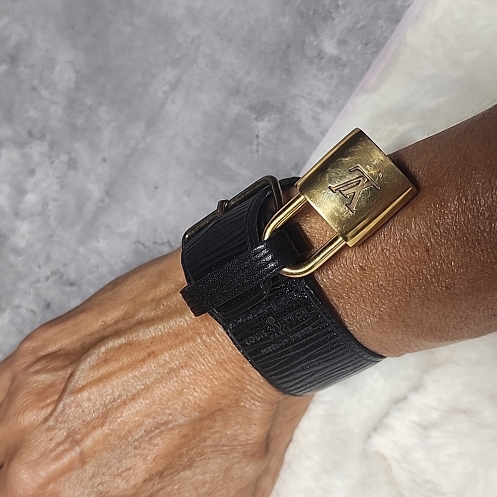 Louis Vuitton Lock N Key Cuff Bracelet - Picture 5 of 13
